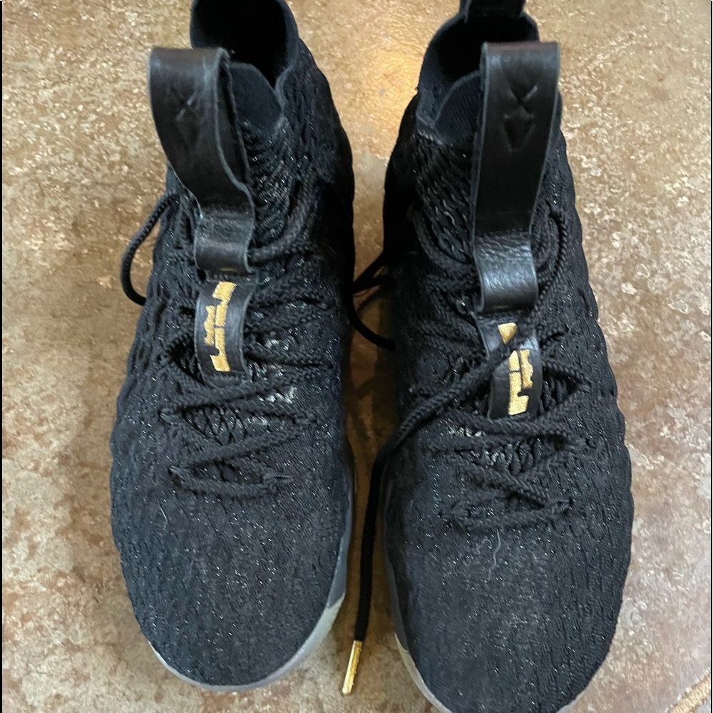LeBron 15 size 7.5 men’s. Barely worn